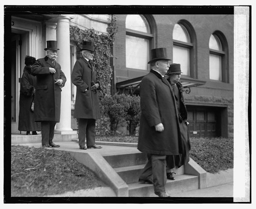 Wm. Howard Taft & wife and Justices McKenna & Holmes at Pitney funeral, 12/11/24
