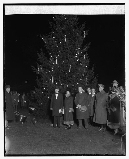 Pres. Coolidge lights community Xmas tree, 12/24/24