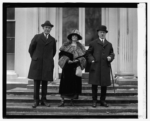 Gen. George Richards, Mrs. E.B. Meritt, Isaac Gana at W.H., 1/29/25