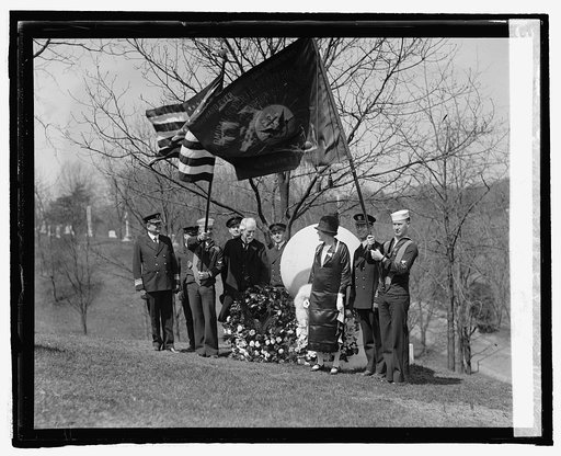 Memorial service at grave of Admiral R.F. Peary, 4/6/25