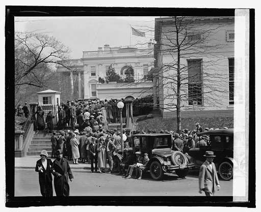 Easter Crowd at W.H., 4/8/25