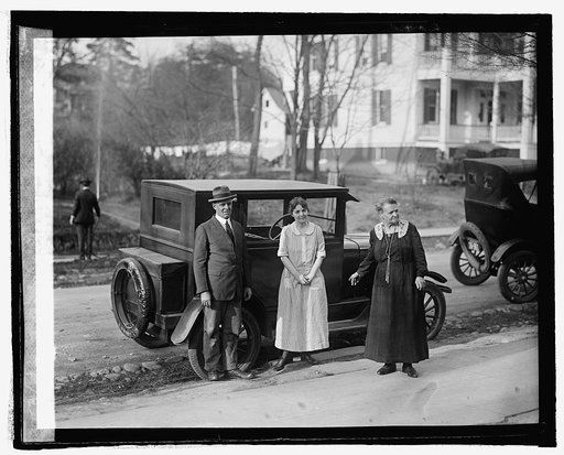 Mrs. E.J. Roseberry & family