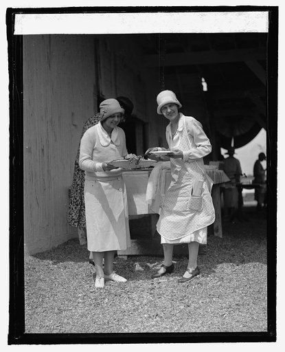 Mrs. Herbert Howard & Mrs. Newbold Noyes at horse show, 5/20/25