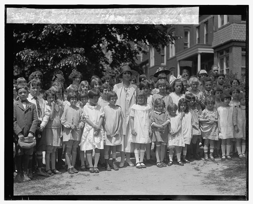Mrs. Coolidge presents piano to Friendship House, 5/19/25