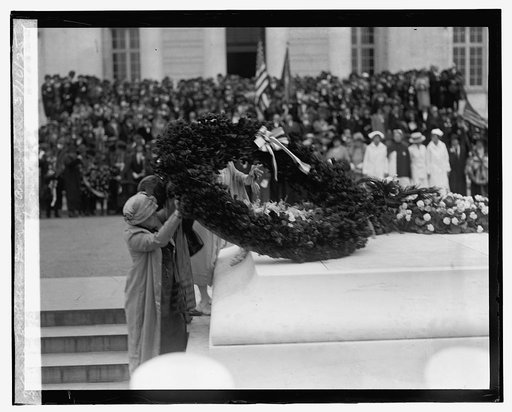 Poppy wreath by Mothers of World War, Mother's Day at Arlington, 5/10/25