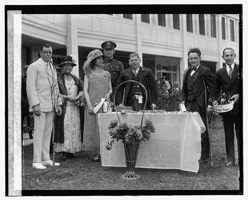 Mrs. Coolidge at Garden party at Mt. Alto, [5/27/25