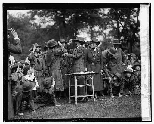 Mrs. Coolidge presents cup to Elizabeth Griffith of Girl Scouts, 6/5/25