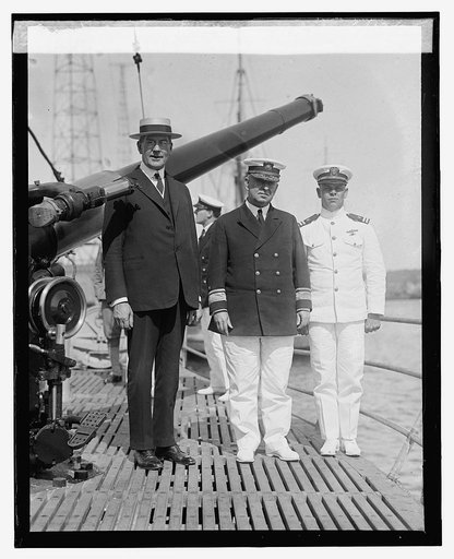 Sec. Wilbur inspecting S-45 at Wash. Navy Yard, 6/12/25
