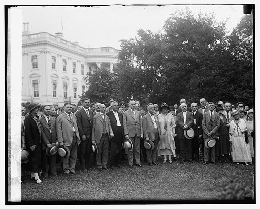 Coolidge with delegates to Natl. Editorial Ass'n. con., 6/18/25