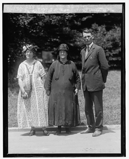Mrs. Gruen E. Puckett, 77, with son 34, & daughter 56 yrs., [6/12/25