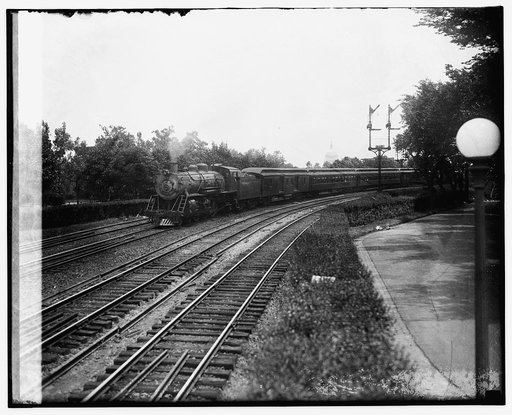 South bound train nearing Potomac, [7/2/25