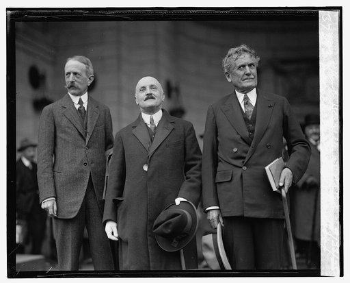 Daeschner, Joseph Caillaux & Amb. Herrick at station, 9/23/25