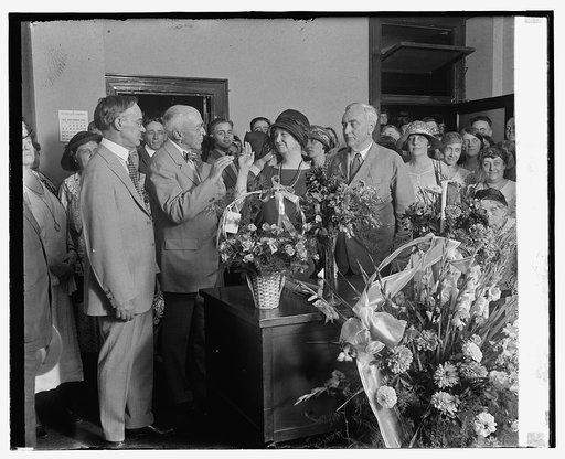 Swearing in of Miss Jessie Dell as Civil Service Com., 9/18/25