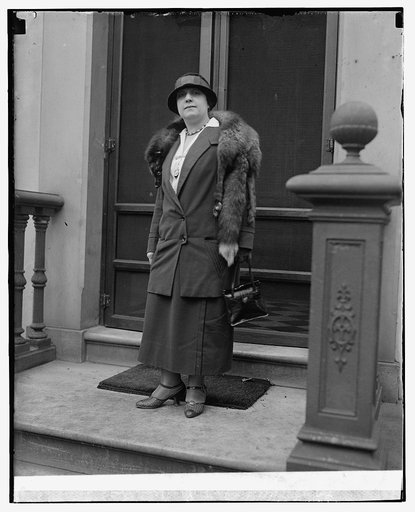 Mme. Hoda Characui Pasha of Egypt to Int. Par. Union, [10/6/25