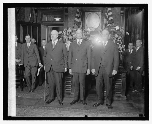Snapped after swearing in of Dwight Davis by Taft, [10/14/25