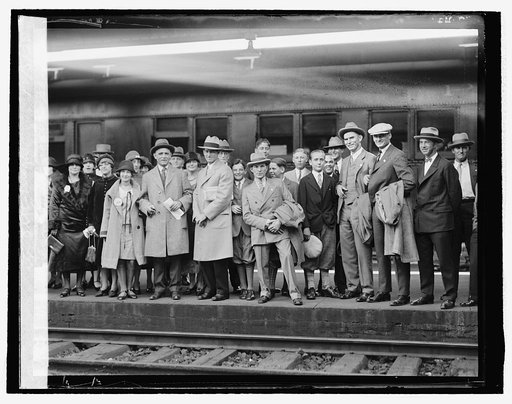 Wash. team leaving for Series in Pittsburgh, 10/5/25