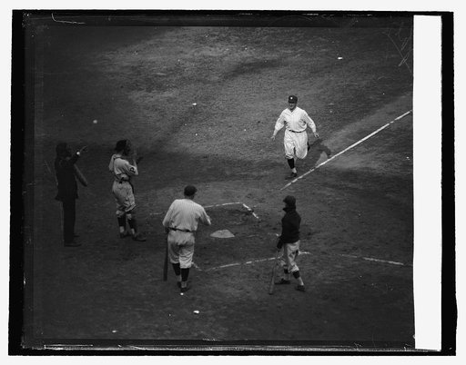 Goslin scoring on home run 3rd inning, 10/11/25