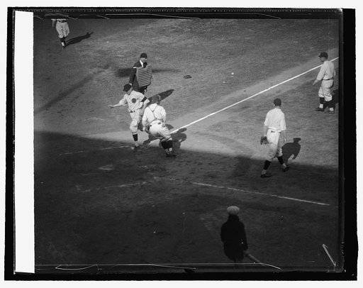 Traynor scoring, 2nd in., 10/10/25