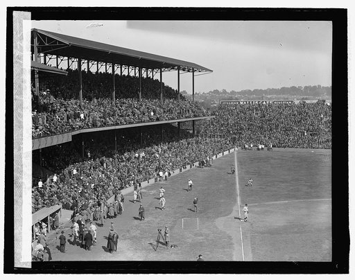 Crowd at World Series, 1925