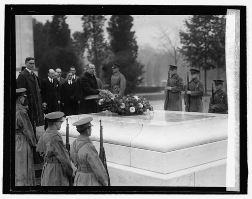 Members of Italian Debt Com. at Tomb of Unknown, Soldier, [11/2/25