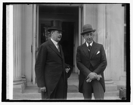 Minister Brun & Roald Amundsen at W.H., [10/21/25