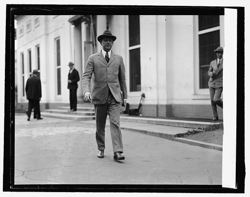 Dwight Davis arriving at WH for 1st cabinet meeting, 10/16/25
