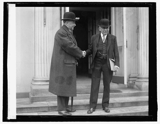 Arthur Henderson of Great Britian & Sec. Kellogg, [11/6/25