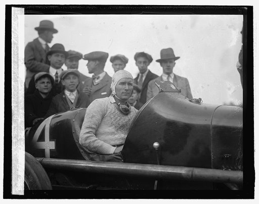 Bob McDonogh, winner of 250 mi. Balt.-Wash. speedway, 10/26/25
