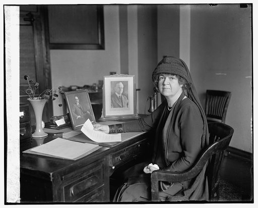 Mrs. John Jacob Rogers at Veterans Bureau, 11/18/25