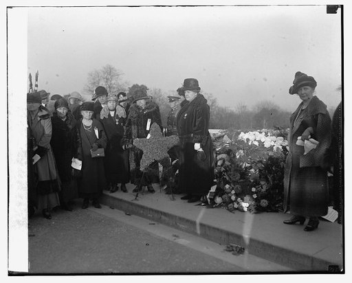 Gold Star Mothers at Tomb of Unknown Soldier, 11/11/25