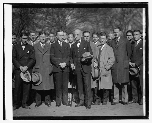 Coolidge & Sen. Ernst with Center College football team, 11/14/25