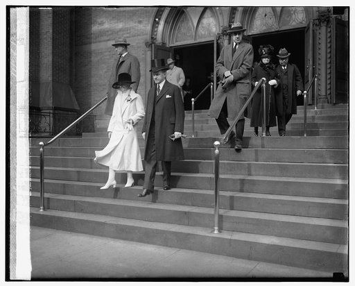 Pres. & Mrs. Coolidge, Thanksgiving Day service, 11/26/25