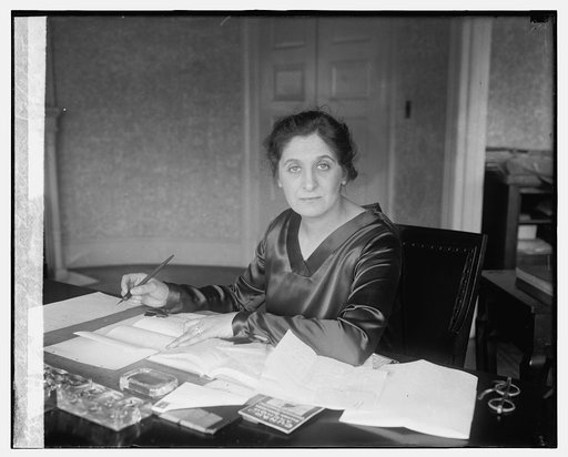 Mrs. A.L. MacFlat, Md. Sec. of Irish Legation, 12/1/25