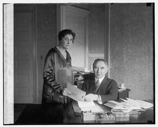 T.A. Smiddy & Mrs. A.L. MacFlat, Irish Legation, [12/1/25