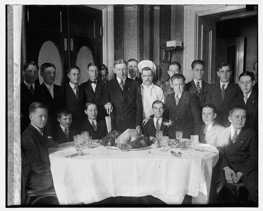 Dawes giving Xmas dinner to Senate pages, [12/23/25