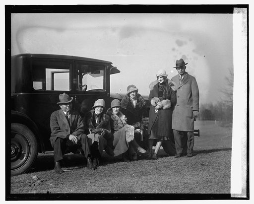 Foxhunt at Joseph Leiter estate, [1/2/26