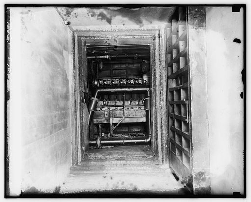 Liberty engine in test room, Bu. of Standards, 2/3/26