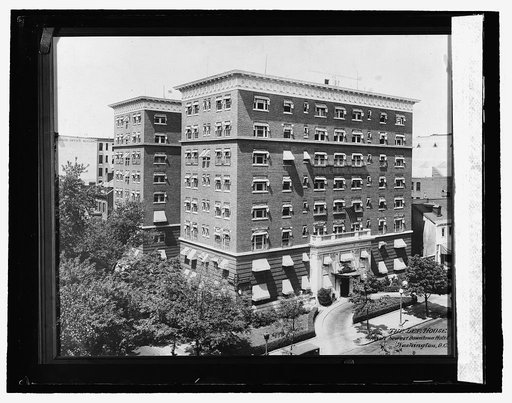 Lee House