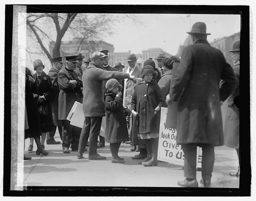 Delegation from textile mill strikers in Passaic N.J. at White House, 4/15/26