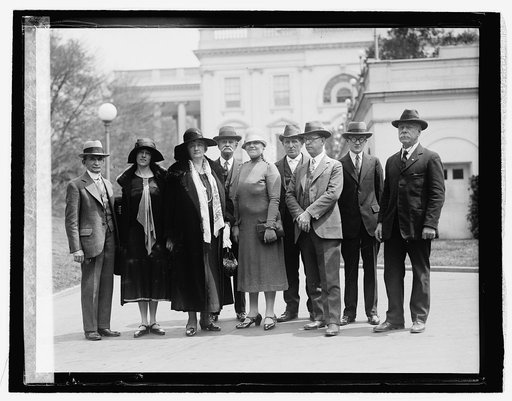 Dist. Fed. of Federal employees at White House, 4/22/26