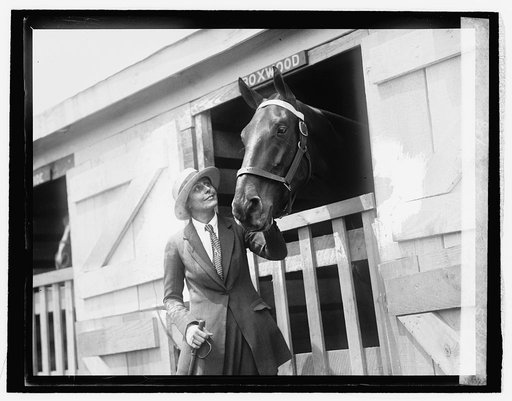 Mrs. Wm. Mitchell with Boxwood, 5/13/26