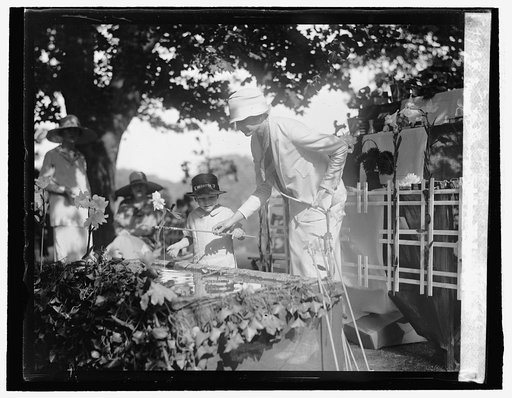 Mme. Luciano Mascia at Twin Oakes, 5/20/26