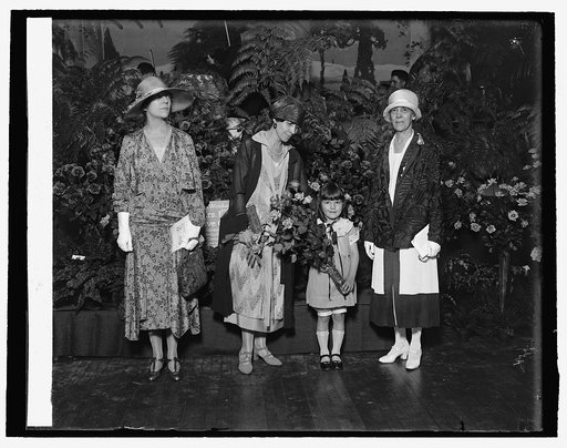 Mrs. Longworth, Mrs. Coolidge, Lynda Bisset & Mrs. Dawes (Amer. Horticultural Soc.), 6/8/26