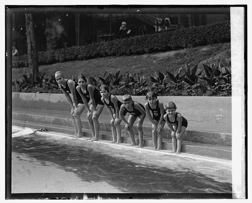 Red, White & Blue swimmers of Canal Zone Hald[...