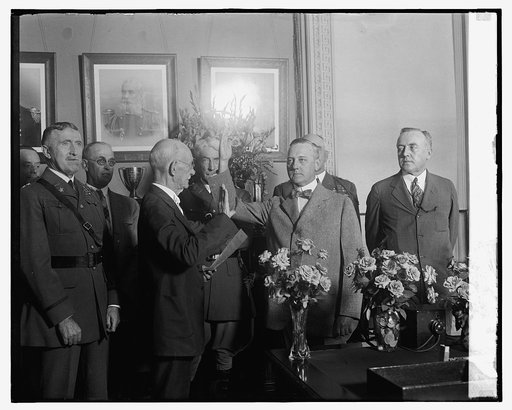 Gen'l Rob't C. Davis swearing in, 9/1/26