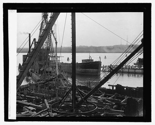 Laying foundation for Arlington Memorial Bridge