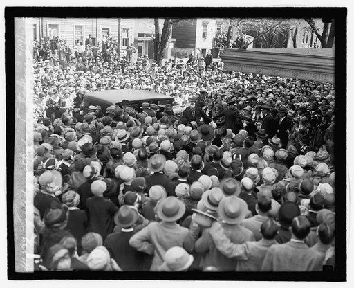 Coolidge attending Easter services, 4/17/27
