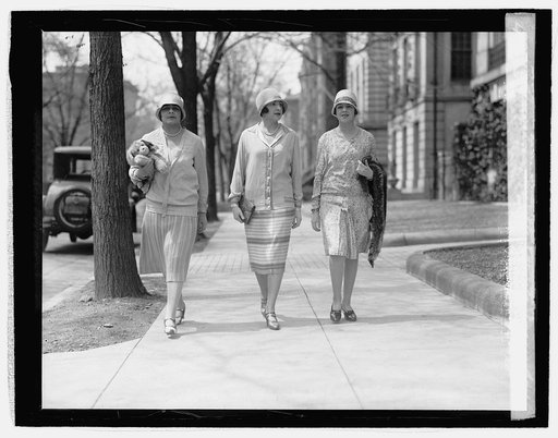 Angelica, Juliette, & Marita Pueyrredon, [4/12/27