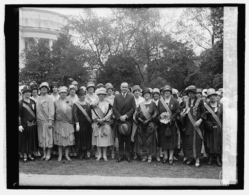 Coolidge with Daughters of 1812, [4/26/27