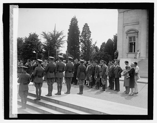 Lindbergh at Tomb of Unknown, 6/12/27